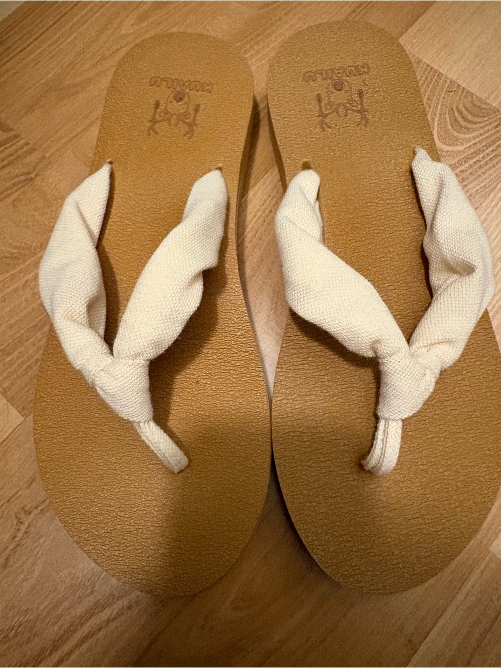Koolaburra Cream Knotted Fabric Thong Sandals with Tan Footbed